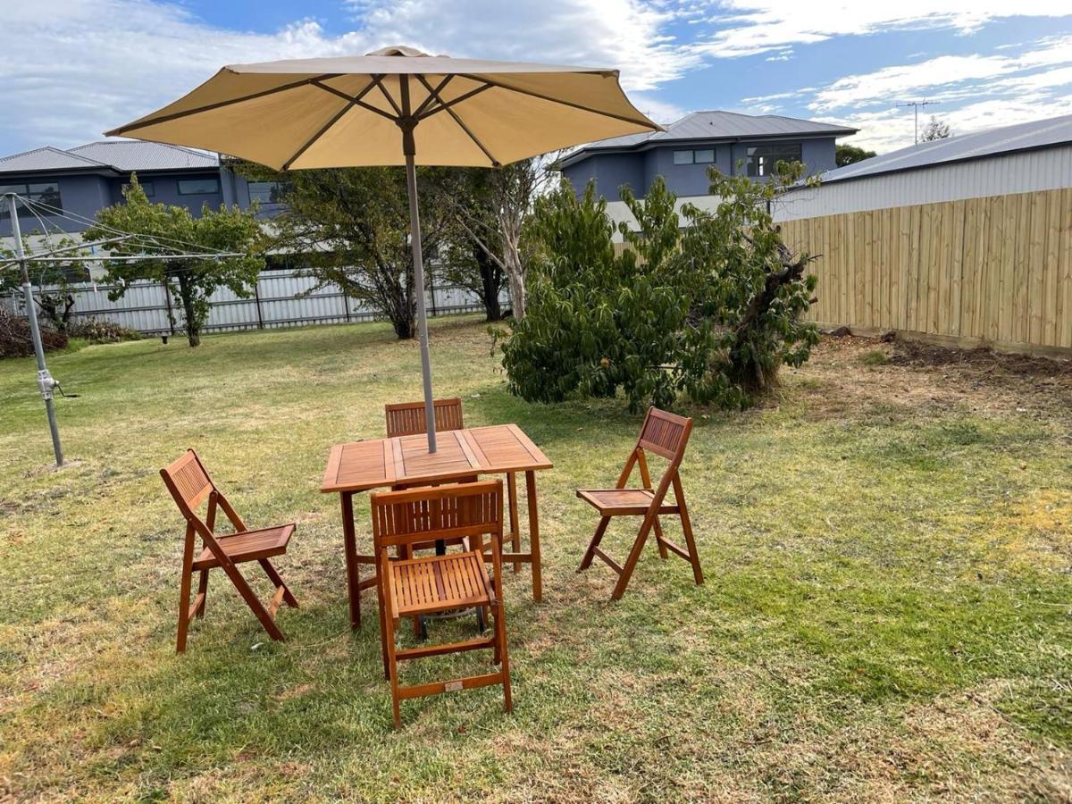 3 Bedroom Family House Close To Melbourne Airport ภายนอก รูปภาพ